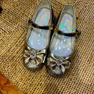 Girls size 12 gold sparkle shoes